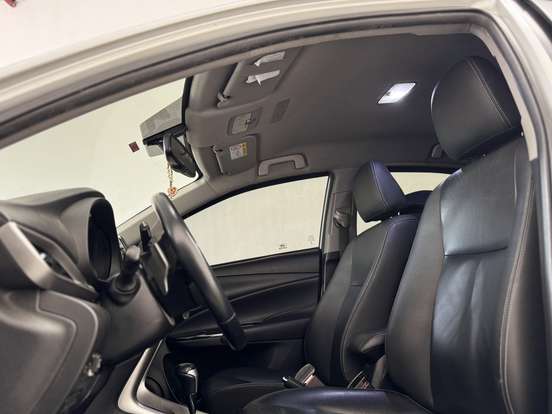 TOYOTA-YARIS-2019