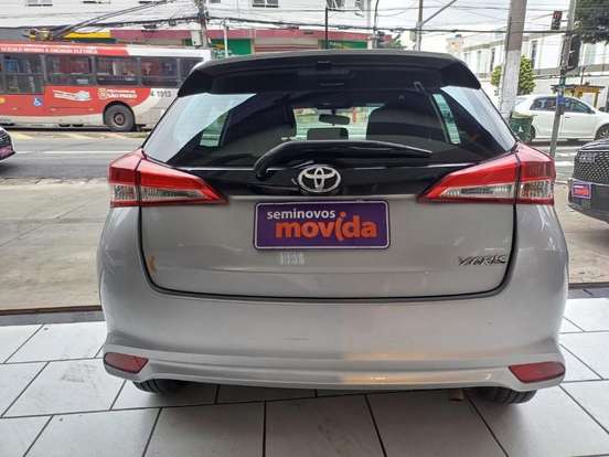 TOYOTA-YARIS-2024