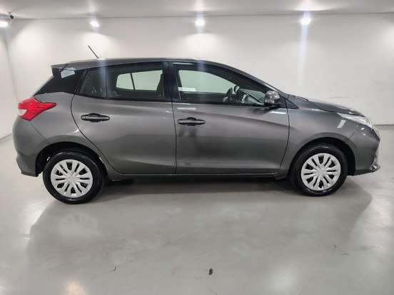 TOYOTA-YARIS-2024