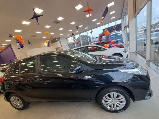 TOYOTA-YARIS-2024