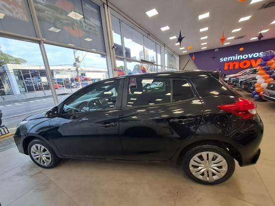 TOYOTA-YARIS-2024