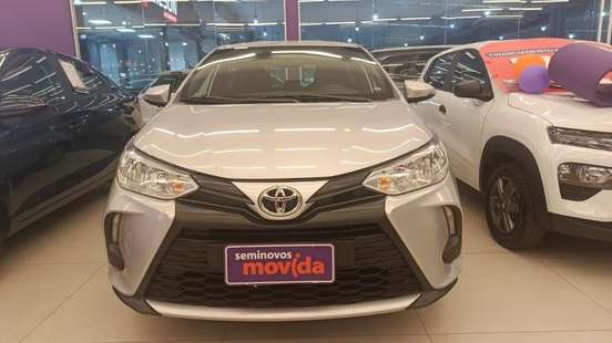 TOYOTA-YARIS-2024