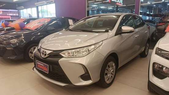 TOYOTA-YARIS-2024