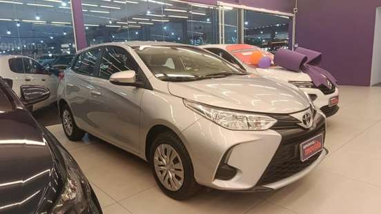 TOYOTA-YARIS-2024