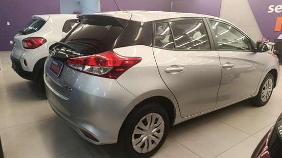 TOYOTA-YARIS-2024