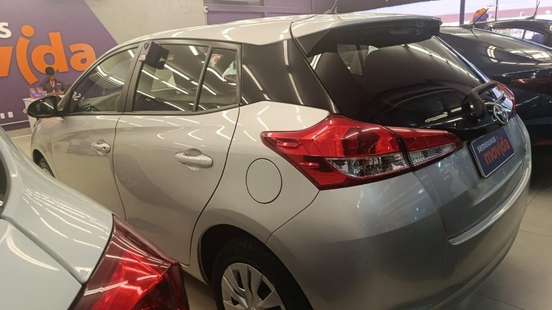 TOYOTA-YARIS-2024
