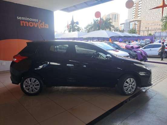 TOYOTA-YARIS-2024