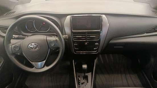 TOYOTA-YARIS-2024
