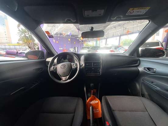 TOYOTA-YARIS-2024