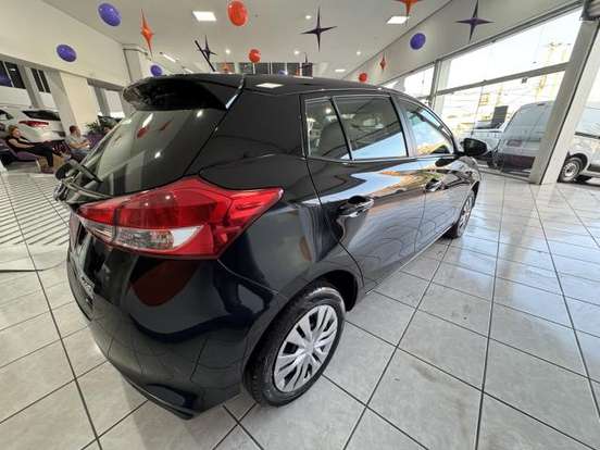TOYOTA-YARIS-2024