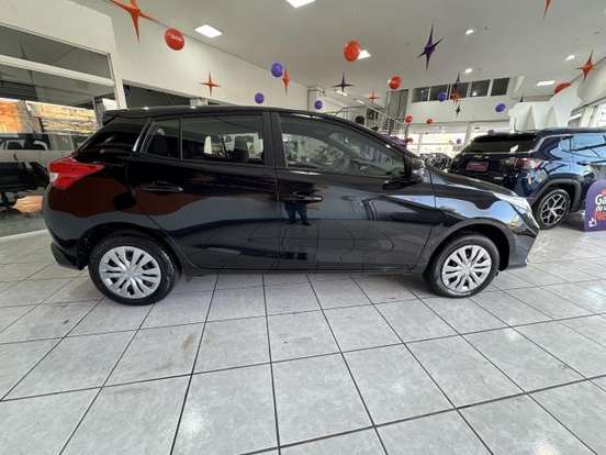 TOYOTA-YARIS-2024
