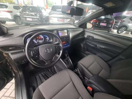 TOYOTA-YARIS-2024