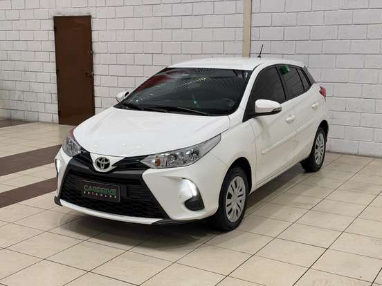 TOYOTA-YARIS-2024