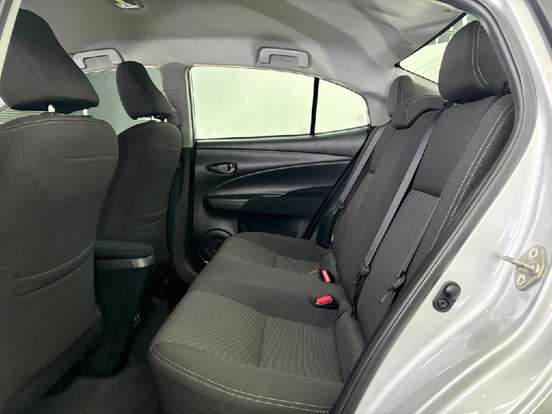 TOYOTA-YARIS-2024