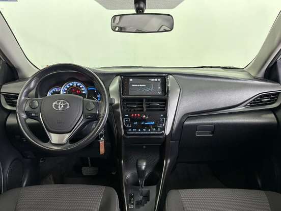 TOYOTA-YARIS-2024