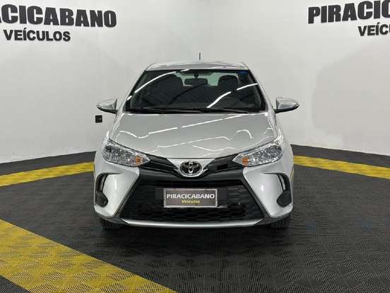 TOYOTA-YARIS-2024