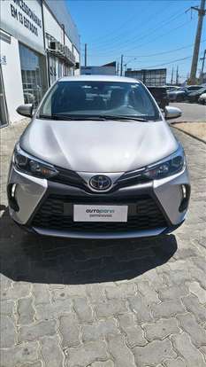 TOYOTA-YARIS-2022