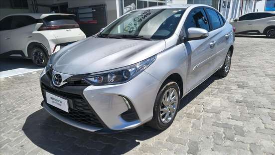 TOYOTA-YARIS-2022