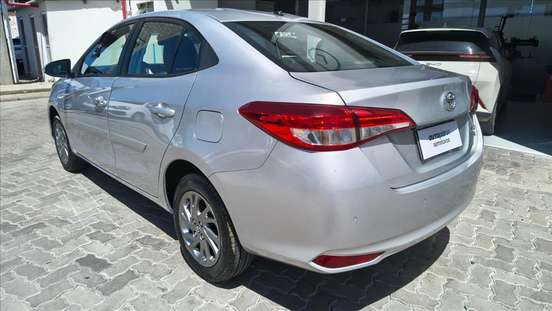 TOYOTA-YARIS-2022