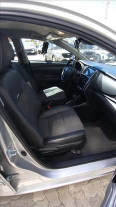 TOYOTA-YARIS-2022