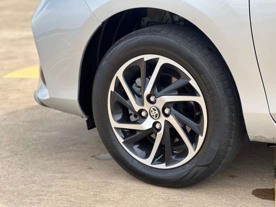 TOYOTA-YARIS-2022