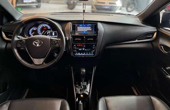 TOYOTA-YARIS-2023