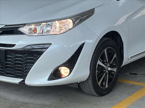 TOYOTA-YARIS-2021