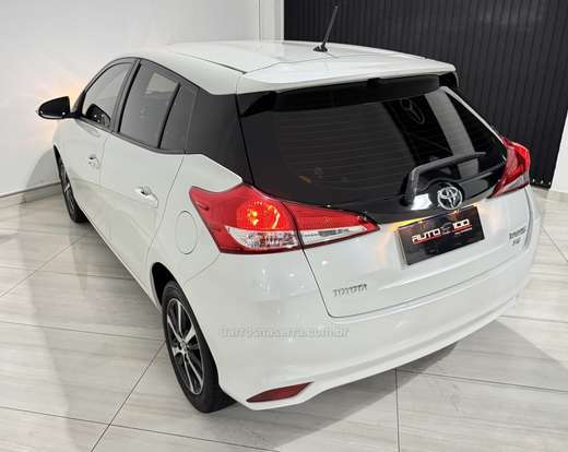 TOYOTA-YARIS-2018