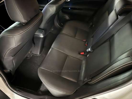 TOYOTA-YARIS-2018
