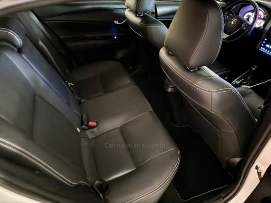 TOYOTA-YARIS-2018