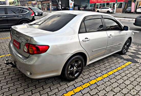 TOYOTA-COROLLA-2011