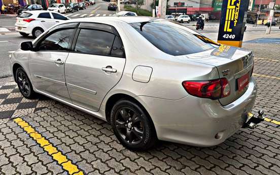 TOYOTA-COROLLA-2011
