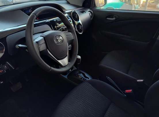TOYOTA-ETIOS-1.3 X 16V FLEX 4P AUTOMÁTICO TOYOTA-ETIOS-2019