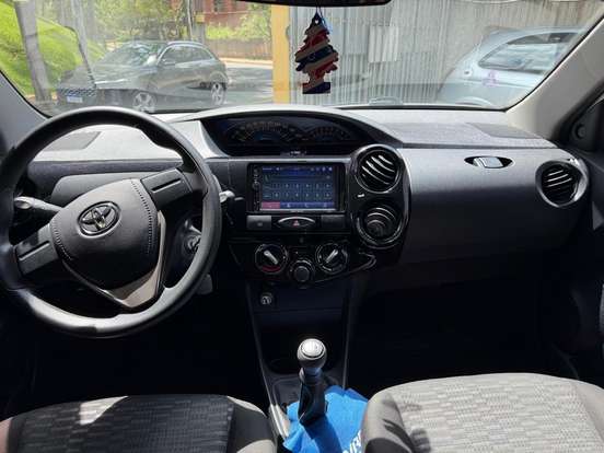 TOYOTA-ETIOS-2016