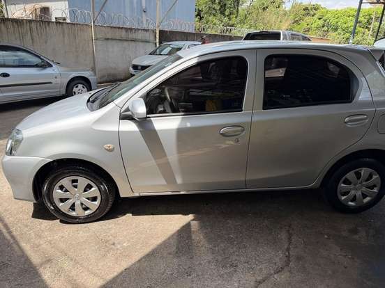 TOYOTA-ETIOS-1.3 X 16V FLEX 4P MANUAL TOYOTA-ETIOS-2016