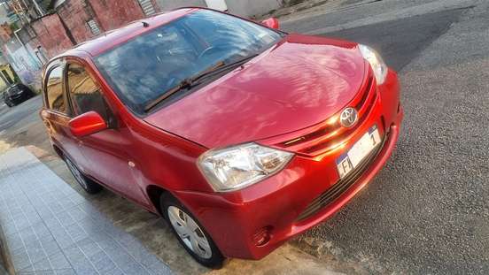 TOYOTA-ETIOS-2013