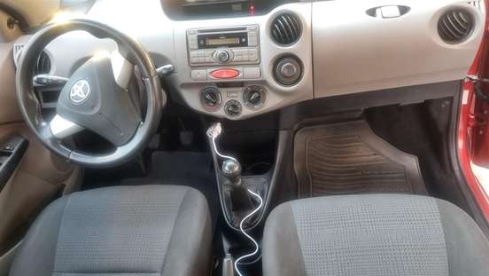 TOYOTA-ETIOS-2013