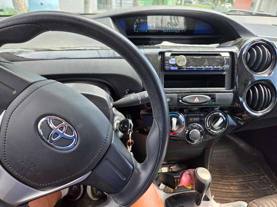 TOYOTA-ETIOS-2019