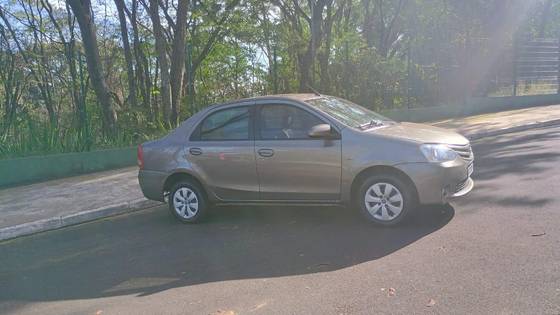 TOYOTA ETIOS 1.5 XS SEDAN 16V FLEX 4P AUTOMÁTICO