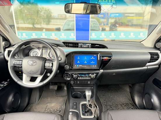 TOYOTA-HILUX-2.8 D-4D TURBO DIESEL CD SR 4X4 AUTOMÁTICO TOYOTA-HILUX-2025