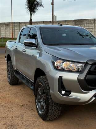 TOYOTA-HILUX-2021