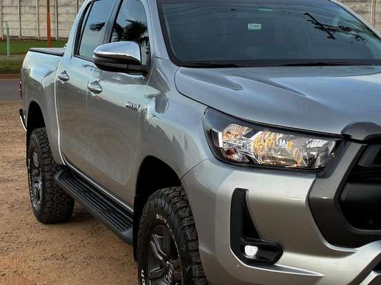 TOYOTA-HILUX-2.8 D-4D TURBO DIESEL CD SR 4X4 AUTOMÁTICO TOYOTA-HILUX-2021