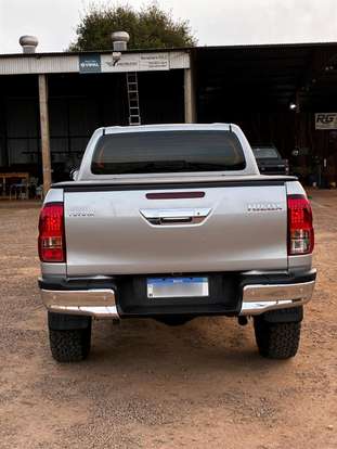 TOYOTA-HILUX-2021