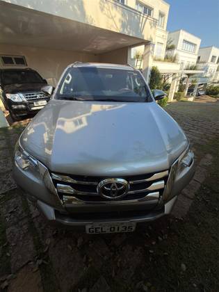 TOYOTA HILUX SW4 2.7 SR 7 LUGARES 4X2 16V FLEX 4P AUTOMÁTICO