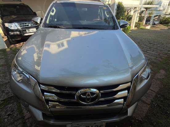 TOYOTA-HILUX SW4-2.7 SR 7 LUGARES 4X2 16V FLEX 4P AUTOMÁTICO TOYOTA-HILUX SW4-2017