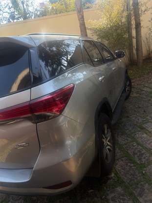 TOYOTA-HILUX SW4-2017