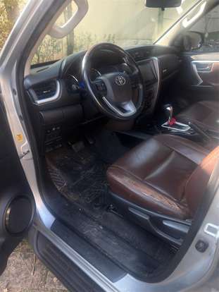 TOYOTA-HILUX SW4-2017