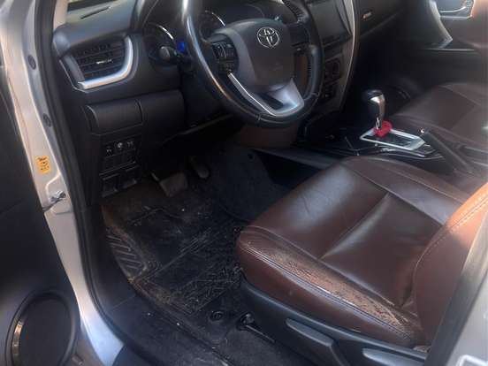 TOYOTA-HILUX SW4-2.7 SR 7 LUGARES 4X2 16V FLEX 4P AUTOMÁTICO TOYOTA-HILUX SW4-2017