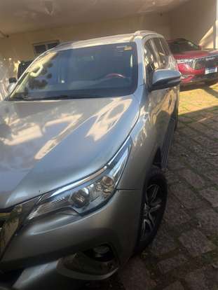 TOYOTA-HILUX SW4-2017