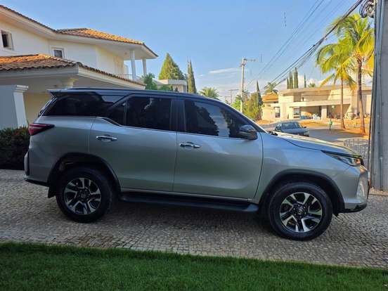 TOYOTA-HILUX SW4-2.8 D-4D TURBO DIESEL DIAMOND 7L 4X4 AUTOMÁTICO TOYOTA-HILUX SW4-2024